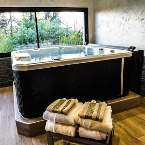 https://villa-secret-de-campagne.midi-pyreneeshotels.com